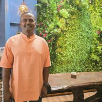 Muneeswaran, 37 years oldGeorge Town, Malaysia